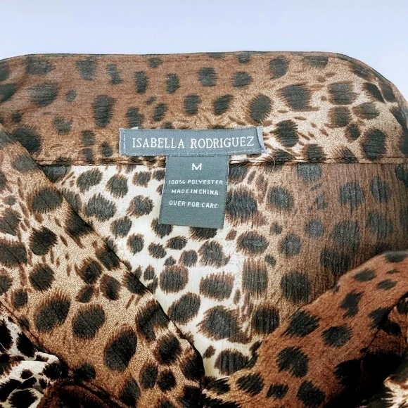 🎉Isabella Rodriguez Animal Print Top w/ Ruffles - Picture 6 of 8